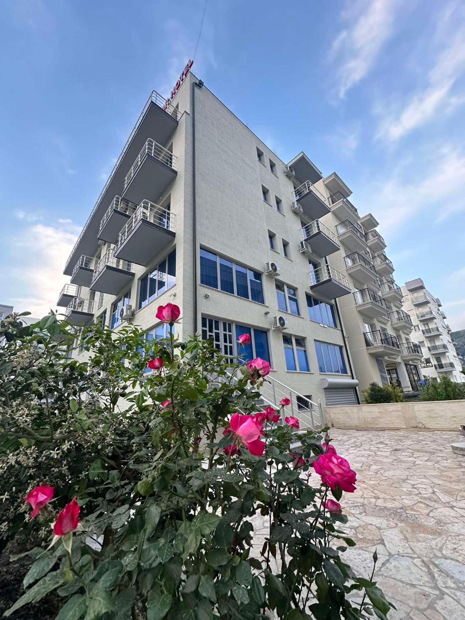 Deor Hotel Shëngjin Buitenkant foto