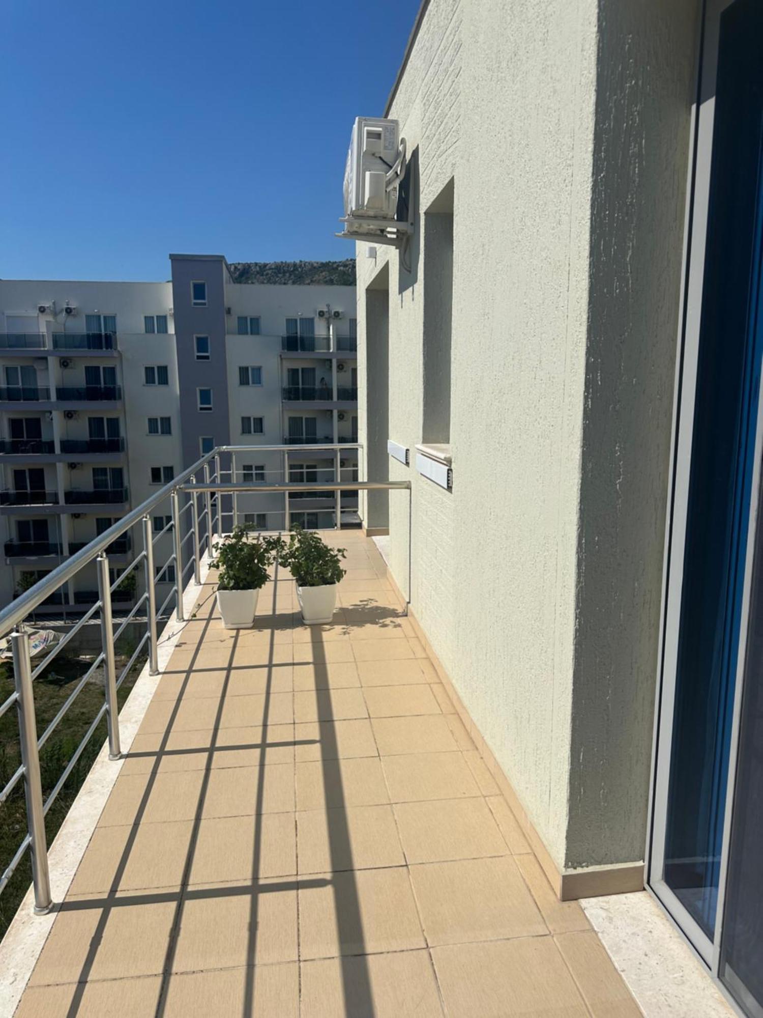 Deor Hotel Shëngjin Buitenkant foto